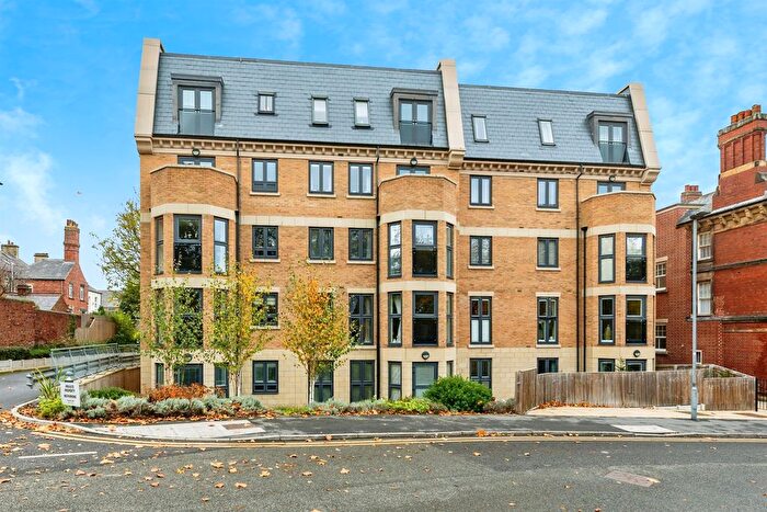 2 Bedroom Flat For Sale In Berneslai Close, Barnsley, S70