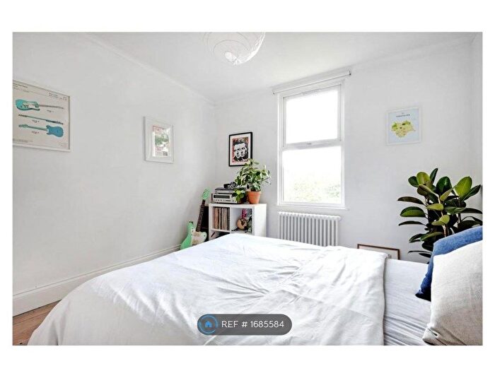 2 Bedroom Flat To Rent In Granville Road, London, E17