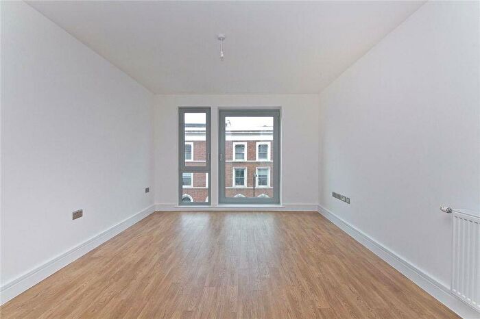2 Bedroom Flat To Rent In Ashwin Street, Dalston, E8