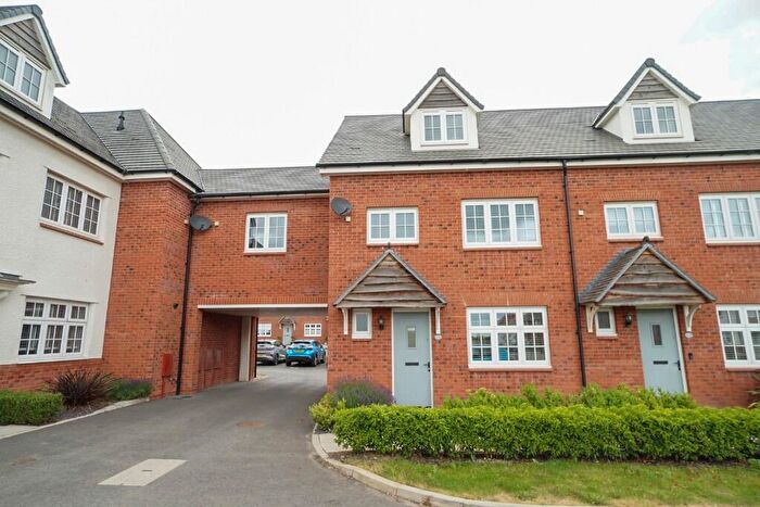 4 Bedroom Semi-Detached House To Rent In Bayweaver Street, Ellesmere Port, Cheshire, CH66