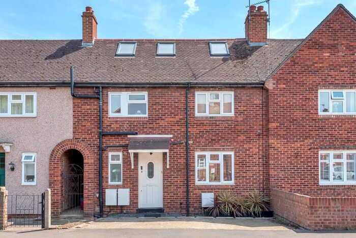 3 Bedroom Terraced House To Rent In Chestnut Avenue, Brentford, TW8