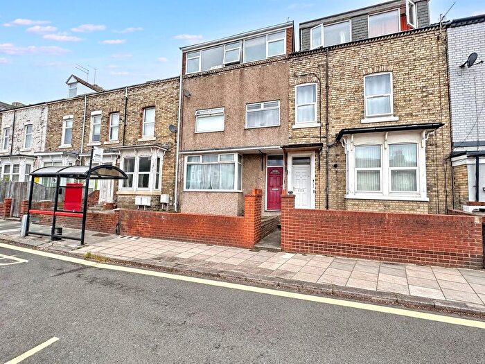2 Bedroom Flat For Sale In Whitley Road, Whitley Bay, NE26