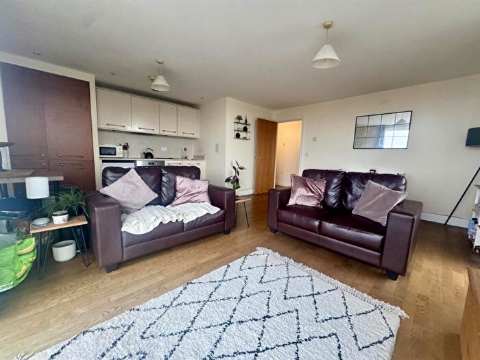 2 Bedroom Apartment To Rent In Celestia, Cardiff Bay ( Beds ), CF10