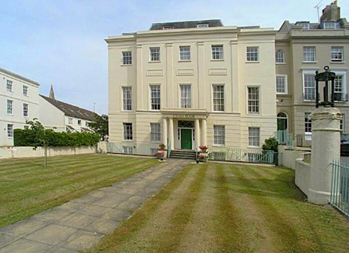 1 Bedroom Flat To Rent In Bath Road, GL53