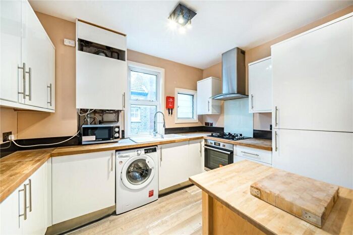 4 Bedroom Maisonette To Rent In Weir Road, London, SW12