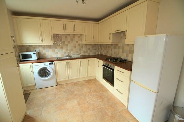 2 Bedroom Semi-Detached House To Rent In Pennhome Avenue, Nottingham, NG5