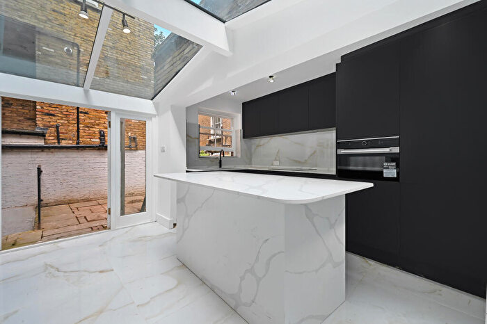 2 Bedroom Flat To Rent In Ifield Road, SW10