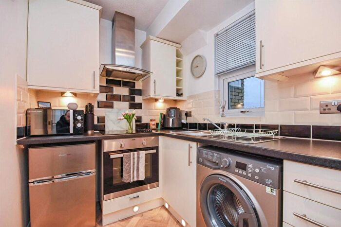 1 Bedroom Apartment For Sale In Tallow Gate, South Woodham Ferrers, Chelmsford, CM3