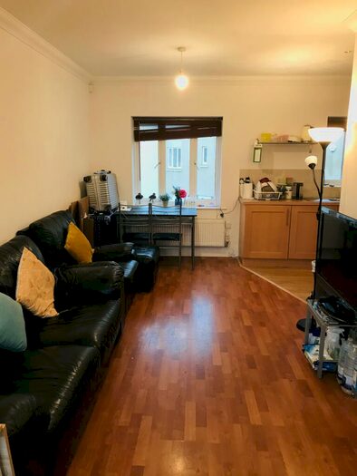 4 Bedroom House To Rent In Jekyll Close, Bristol, BS16