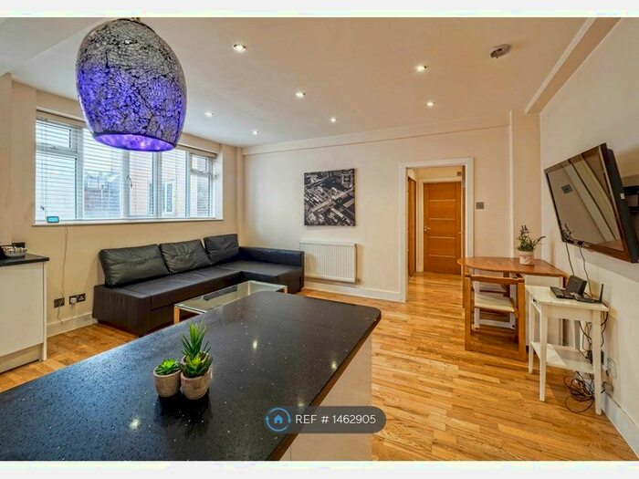 1 Bedroom Flat To Rent In Wallace Court, London, NW1