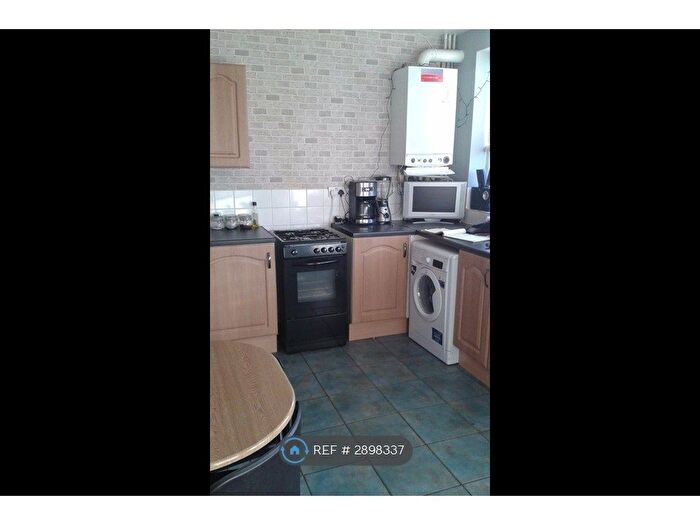 3 Bedroom Semi Detached House To Rent In Hilton Road, Wolverhampton, WV4
