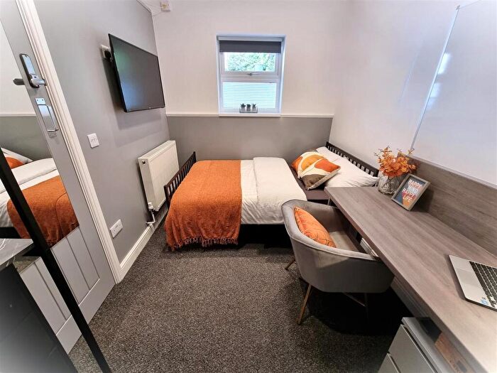Studio To Rent In Yarborough Road - Studio Available Now, LN1