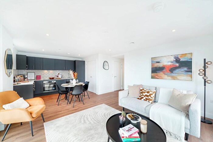 2 Bedroom Apartment To Rent In Francis House, SL6