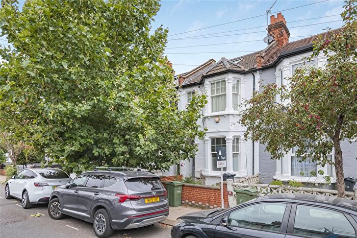4 Bedroom Terraced House For Sale In Hydethorpe Road, London, SW12