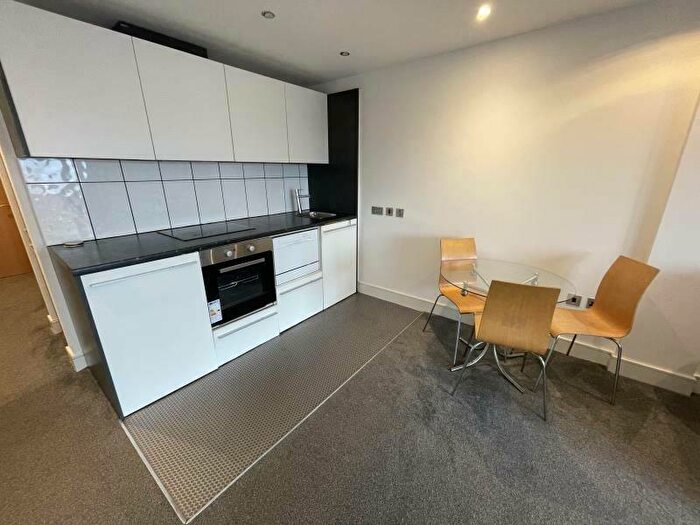 2 Bedroom Flat To Rent In North West, Talbot Street, Nottingham, NG1