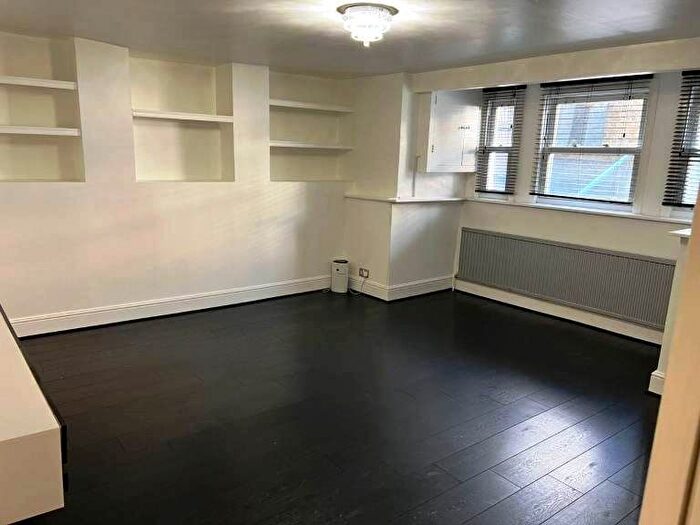 2 Bedroom Flat To Rent In Dunsmure Road, London, N16