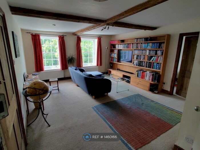 2 Bedroom Flat To Rent In Highgate Hill, London, N6