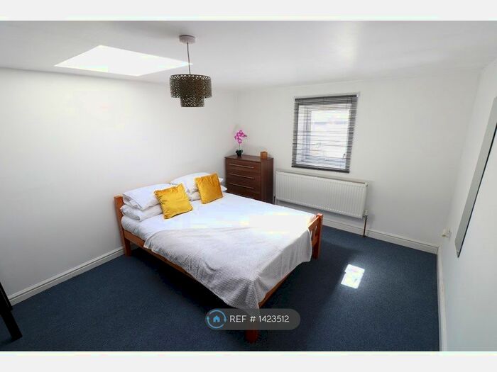 2 Bedroom Flat To Rent In Braunstone Gate, Leicester, LE3