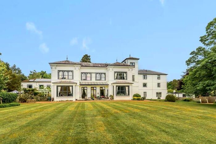 3 Bedroom Apartment To Rent In Wokingham Road, Crowthorne, RG45