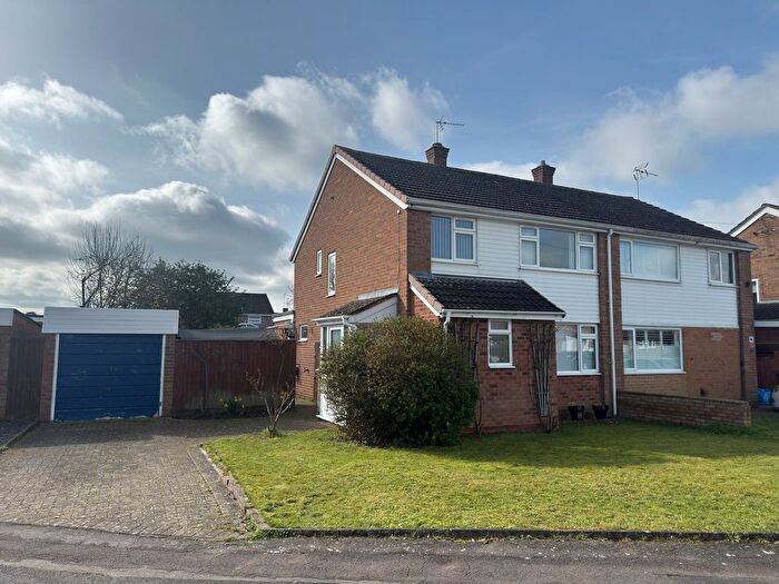 3 Bedroom Semi Detached House For Sale In Kingstone Avenue, Hucclecote, GL3