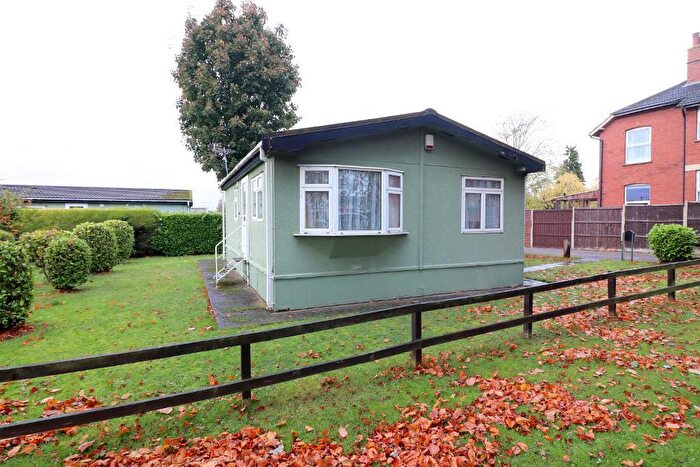 2 Bedroom Park Home To Rent In Westbourne Park, Nursery Road, Luton, Bedfordshire, LU3