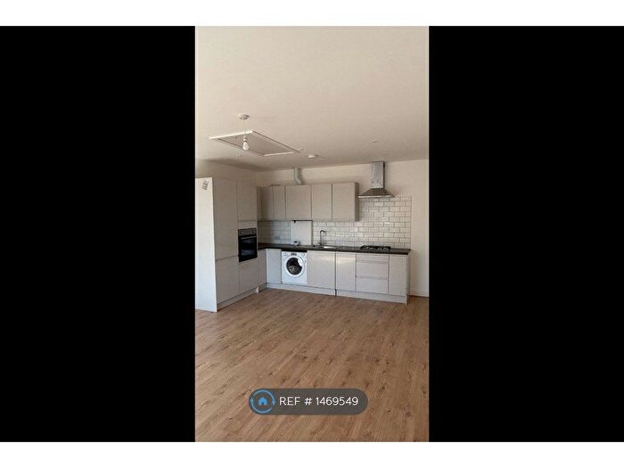1 Bedroom Flat To Rent In High Street North, Dunstable, LU6