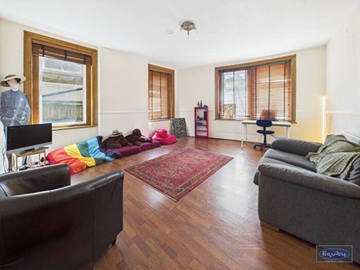 3 Bedroom Flat To Rent In North Cray Road, Bexley, DA5