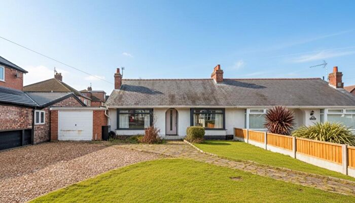 3 Bedroom Semi-Detached Bungalow For Sale In Cobham Road, CH46