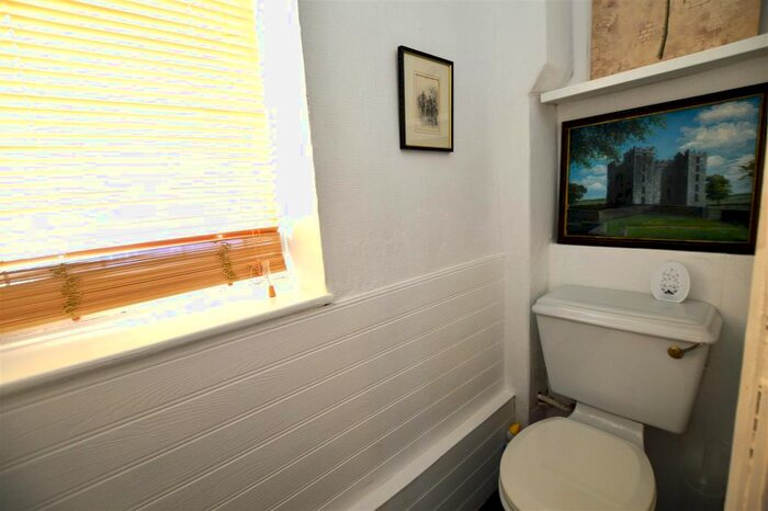 2 Bedroom Link Detached House For Sale In Crayle Street, Slough, Slough, SL2