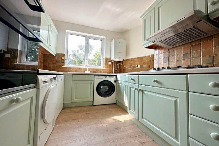 1 Bedroom Flat To Rent In Petts Wood, Orpington, BR5