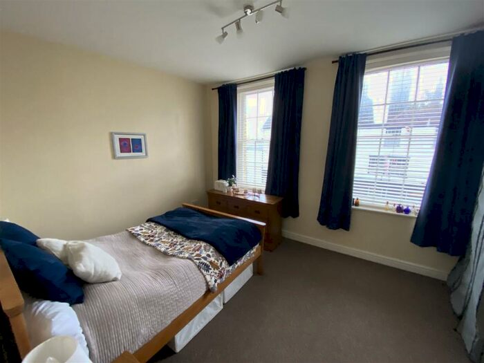 1 Bedroom Apartment To Rent In Town Pier, Gravesend, DA11