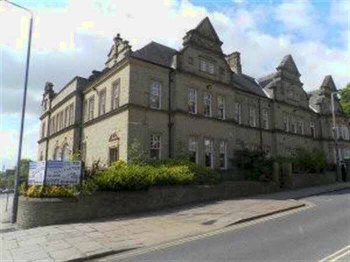 1 Bedroom Apartment To Rent In Clare Court, , Halifax, HX1