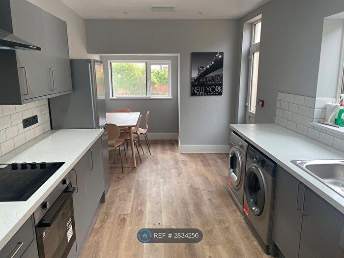 5 Bedroom Semi Detached House To Rent In Brook Road, Bristol, BS16