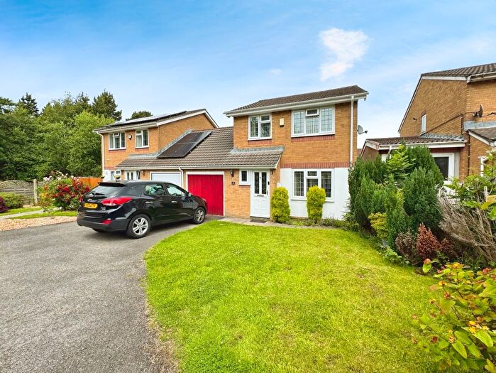 3 Bedroom Link Detached House For Sale In Pen Y Garn, Pentrechwyth, Swansea, West Glamorgan, SA1