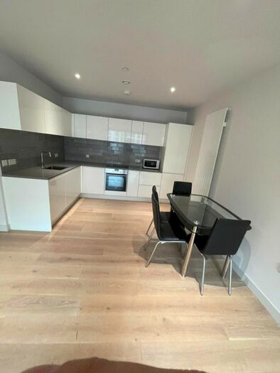 2 Bedroom Flat To Rent In Summerstone House, Royal Wharf London, E16