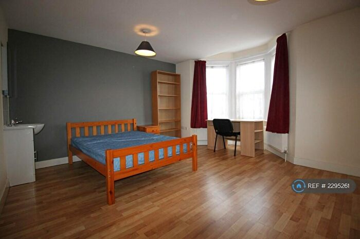 7 Bedroom Terraced House To Rent In Portswood Road, Southampton, SO17