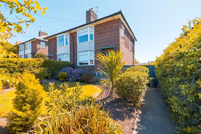 3 Bedroom Semi-Detached House For Sale In Mill Lane, Ness, CH64