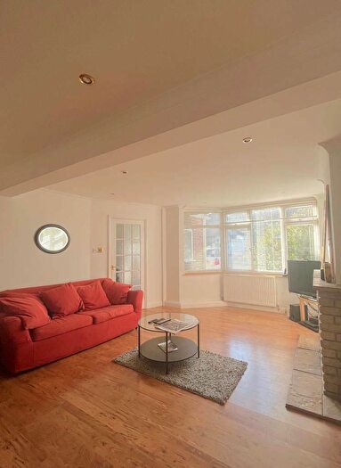 3 Bedroom Semi-Detached House To Rent In Cedar Road, Oxford, Oxfordshire, OX2