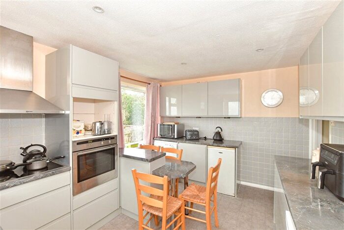 2 Bedroom Detached Bungalow For Sale In Broadhill Close, Broad Oak, Heathfield, East Sussex, TN21