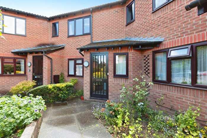2 Bedroom Flat To Rent In Kirkby Court, Parsonage Way, Camberley, GU16