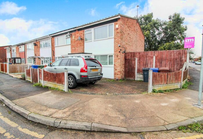 3 Bedroom End Of Terrace House To Rent In Fleming Gardens, Tilbury, RM18