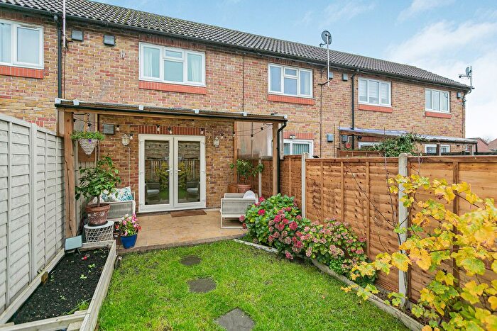 1 Bedroom Terraced House For Sale In Mullens Road, Egham, Surrey, TW20