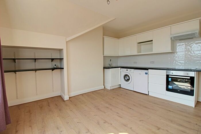 1 Bedroom Flat To Rent In High Road, Whetstone, London N20
