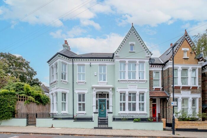 6 Bedroom Flat To Rent In Helix Road, London, SW2