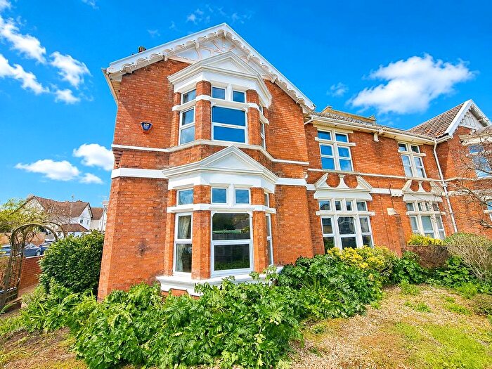 6 Bedroom Semi-Detached House For Sale In Berrow Road, Burnham-On-Sea, Somerset, TA8