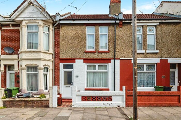3 Bedroom Terraced House For Sale In Newcomen Road, Portsmouth, PO2