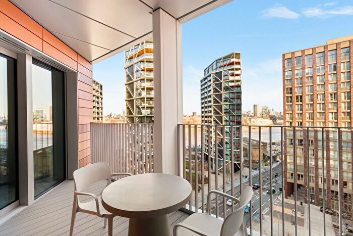 1 Bedroom Flat To Rent In Nine Elms Lane, London, SW11