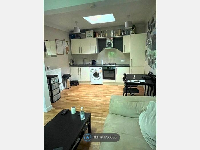 1 Bedroom Flat To Rent In Seven Sisters Road, London, N15