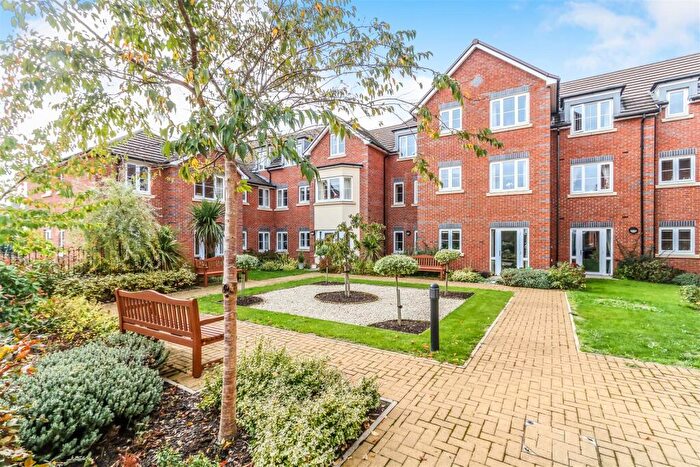 2 Bedroom Apartment For Sale In McKinlay Court, Tresham Close, Kettering, NN15