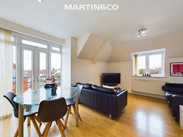 2 Bedroom Flat To Rent In Henley Court, Denham Road, TW20